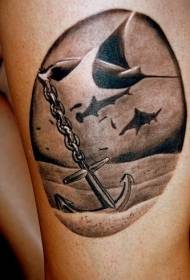 këmbë gri mali spirancë me modelin e tatuazhit të delfinit