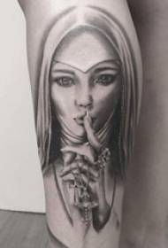 dievčatá teľa na čiernom sivom bode tŕň jednoduchá abstraktná čiara charakter portrét tetovanie obrázok