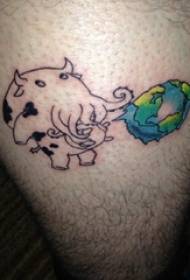 mutilen zurtoinak marra abstraktu sinpleak marraztu zituen lurra eta animalien tatuaje marrazkiak