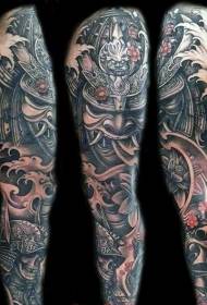 Pictiúir dath tattoo clogad samurai éagsúla a chasadh