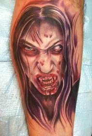 足のモダンなスタイルのカラフルな血まみれの吸血鬼の女性のタトゥー
