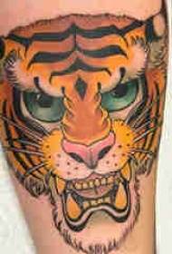 kleine dieren tattoo mannelijke schacht gekleurde tijger tattoo foto