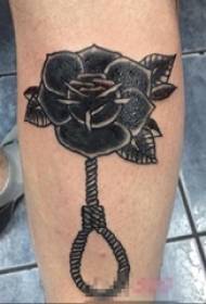 Meedche Kallef op schwarze kreative Blummen a Seeler Tattoo Foto