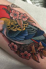 kalfsschool Europese en Amerikaanse bloem papegaai tattoo patroon