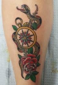 змија и цветна тетоважа шема девојче теле змија и цвет тетоважа шема