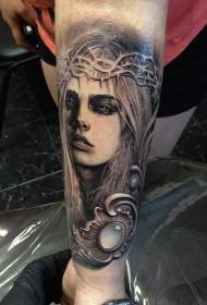 Πόδι καφέ πορτρέτο γυναίκα με μοτίβο τατουάζ κοσμήματος