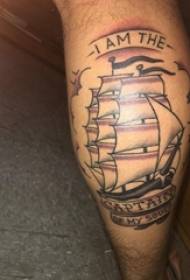 Tatuaje de macho europeo en tatuaxe de becerro na tatuaxe de vela negra