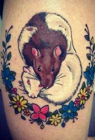 腿部插畫風格的彩色松鼠紋身圖案