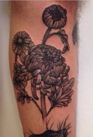 swartgrys chrysant tatoeëermerk manlike kalf op swart chrysant tatoeëermerk