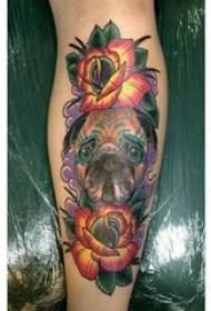 testa di cane tatuaggio ragazza vitello sulla testa di cane tatuaggio fiore foto