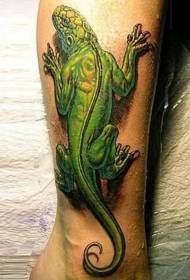 noha realistický zelený velký ještěrka tetování vzor