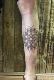 ụmụ nwoke na nwa na -ewe oyuyo odo geometric mfe ahịrị agwa vanilla tattoo