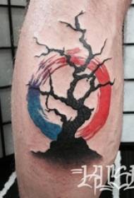 Дерево татуювання чоловіки хвостовик на малюнку татуювання гілки