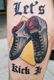 jongens op het kalf schilderden geometrische eenvoudige lijnen Engels en schoenen tattoo-foto's