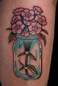 цяля сіметрычная татуіроўка мужчынскага хвосціка на малюнку татуіроўкі на кветцы і бутэльцы