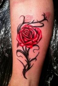 sexy kokette Rose Tattoo-Muster auf der Wade