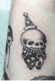 tengkorak tato laki-laki betis pada gambar tato tengkorak badut hitam