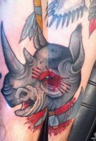rhinoceros viç modeli i tatuazheve me kokë të përgjakshme
