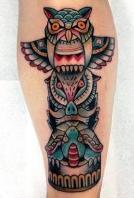 Color de la pierna búho gran estatua del tatuaje