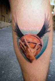 Bacak rengi gerçekçi basketbol ve kanat dövme resimleri