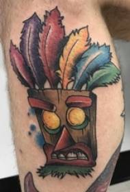 máscara de tatuaje mango masculino en imagen de tatuaje de máscara de color