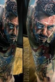 Väri mies tatuointi jalka realismi tyyliin