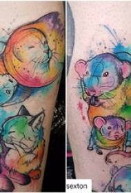Kleurverloop tattoo meisje kalf op kleurverloop tattoo foto