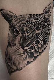 tele crno siva sova uzorak tetovaža