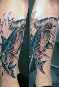 Noga novi oblik koledža u boji tetovaža morskog psa