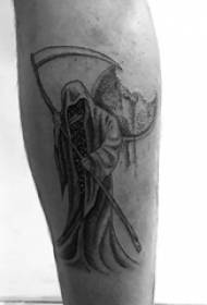 Death Scythe tattoo-patroon jongens kalveren op zwarte death tattoo-foto's