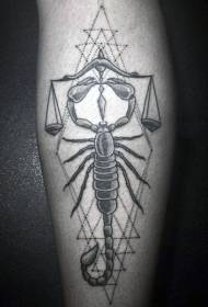 Model i tatuazhit të zi të zezë të Peshores zezë