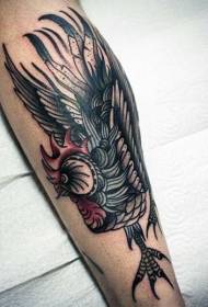 Modello di tatuaggio di gallo arrabbiato dipinto gamba