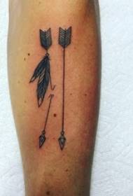теле симетрична тетоважа машки крило на црна стрела слика за тетоважа