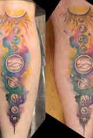tele symetrické tetování mužské stopky na barevném obrázku tetování Planet