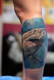 Шаблон татуювання кривавої акули в реалістичному стилі