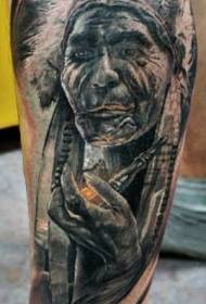 Bezerro tamanho médio preto velho retrato indiano tatuagem padrão