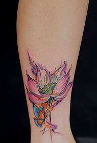 Чудовий візерунок татуювання лотоса на теля