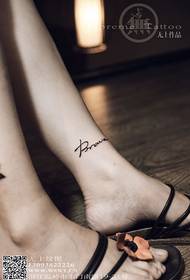Fresca pequena letra tatuagem menina bezerro tatuagem beleza tatuagem