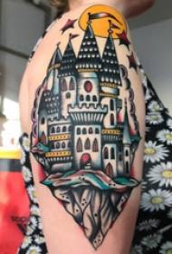 Geometrični element tattoo girl velika roka na barvni sliki tatoo stavbe