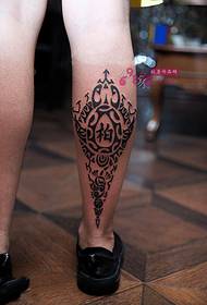 Tatuaxes de tatuajes de becerro maorís