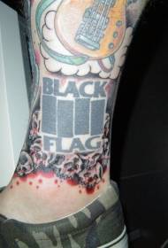 Нога насликана гитара и црна буква шема на тетоважи