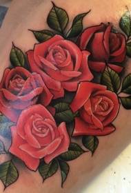 Nowy tradycyjny tatuaż w kolorze pięknej róży wzór tatuażu