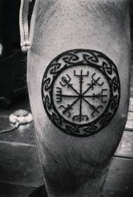 Crni okrugli plemenski lik tetovaža uzorak