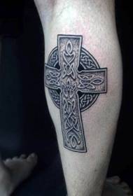 Modello di tatuaggio classico croce celtica di vitello