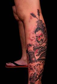 Das arrogante Qitian Dasheng Tattoo-Muster auf der Wade