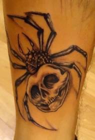 Láb fekete pók python tetoválás mintával kombinálva
