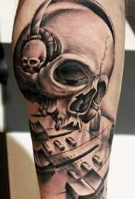 Kalf swart en wit skedel met koptelefoon demon skedel tattoo patroon