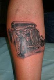 Modely vita amin'ny tatoazy retro tsara tarehy