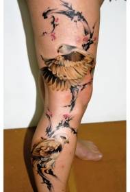 Fiore colorato in stile cinese gamba con motivo tatuaggio aquila