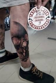 Modello di tatuaggio teschio in stile grigio nero di vitello